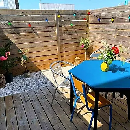 Avec Terrasse Près Du Vieux Port